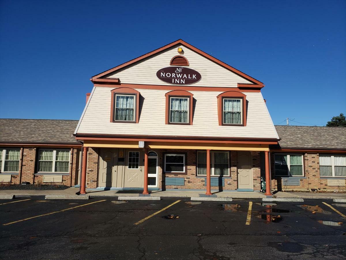 Norwalk Inn Εξωτερικό φωτογραφία